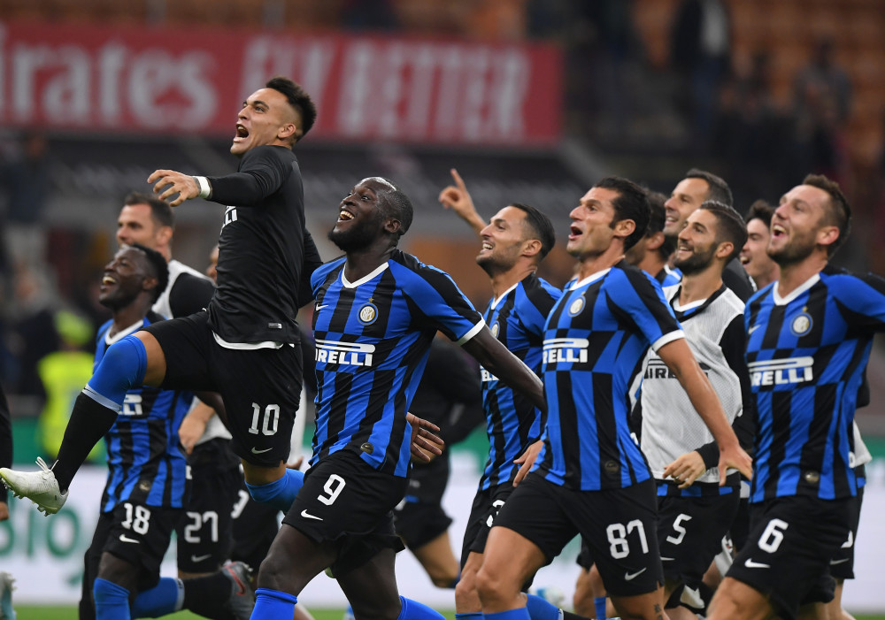 流量拉满！曼联悍将慢悠悠回追被强吃丢球，阿莫灵神换人3分钟后扳平