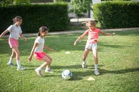 骨牌与扑克牌：两种不同材质下牛牛玩法的体感差异。（从骨牌到扑克牌：材质差异如何影响牛牛的体感体验）